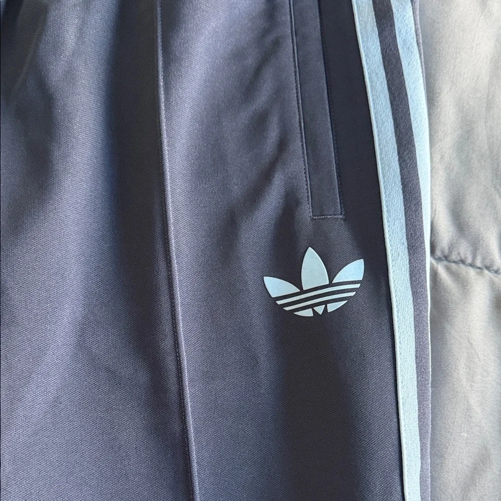 Adidas Argentina Dark Gray Joggers with Blue Stripes - Picture 3 of 4